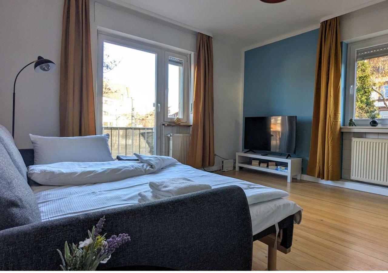 65Qm Altbaucharme Mit Zwei Balkonen Apartamento Karlsruhe Exterior foto