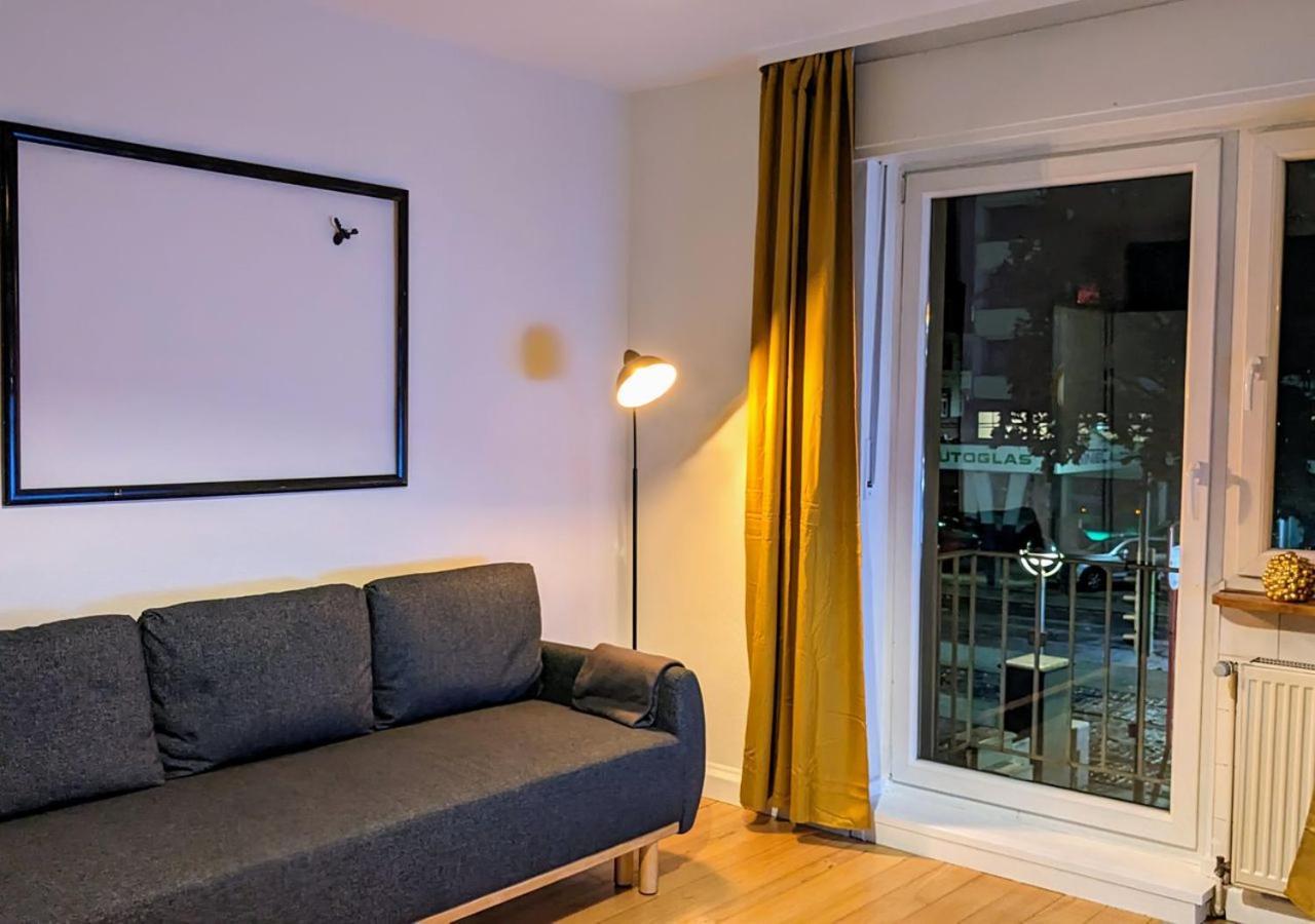 65Qm Altbaucharme Mit Zwei Balkonen Apartamento Karlsruhe Exterior foto