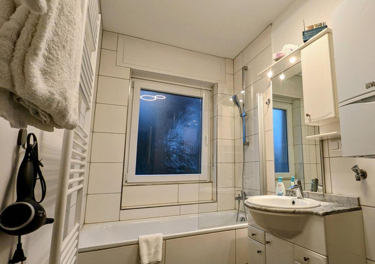 65Qm Altbaucharme Mit Zwei Balkonen Apartamento Karlsruhe Exterior foto